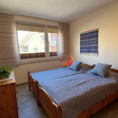 Roll Apartment *